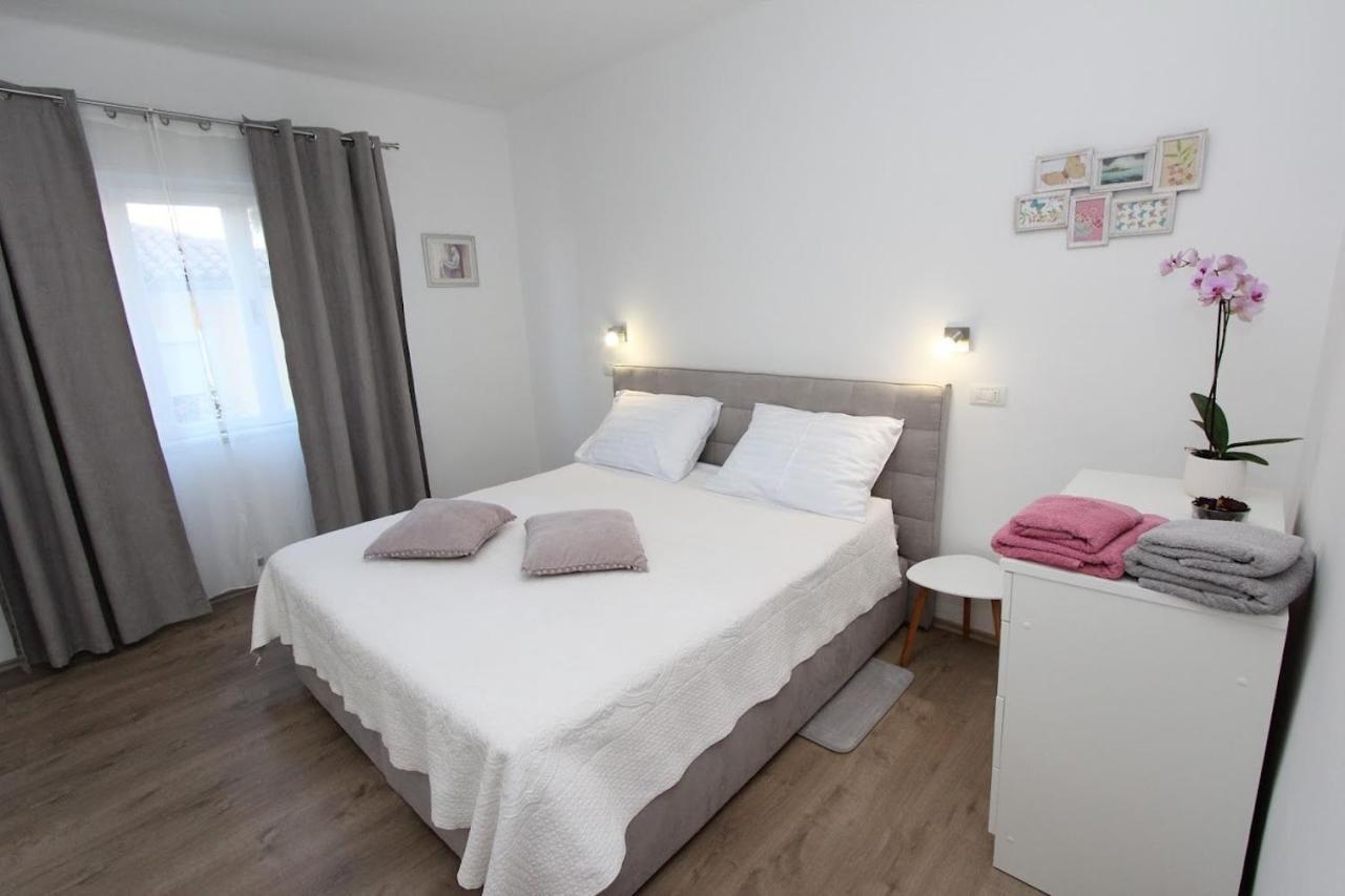 Kika Lägenhet Rovinj Exteriör bild